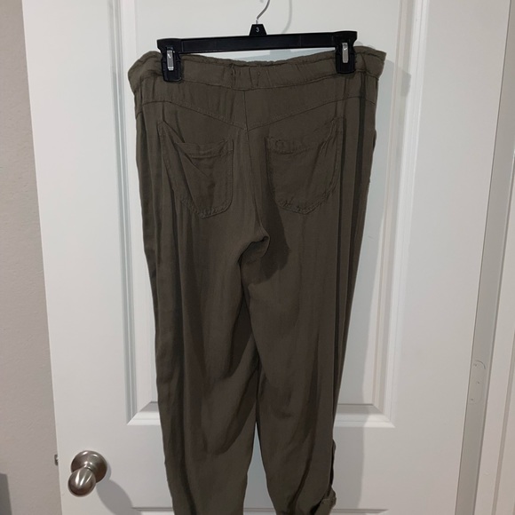 Loose comfy Pants by Rewind
Size 3
Dark green - Picture 4 of 4